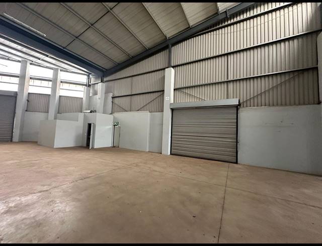 2,145M² WAREHOUSE TO LET IN COSMO BUSINESS PARK